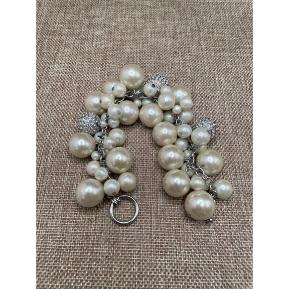 Stacked Pearl Choker Necklace With Rhinestones - Picture 6 of 7